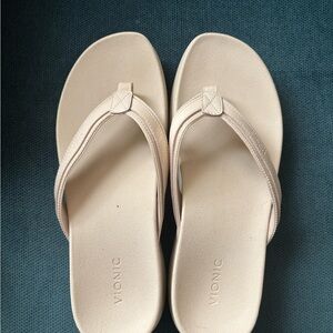 Vionic Women's High Tide Cream Sandals